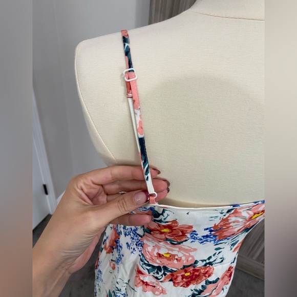 MinkPink White Floral Maxi Dress - Picture 9 of 14